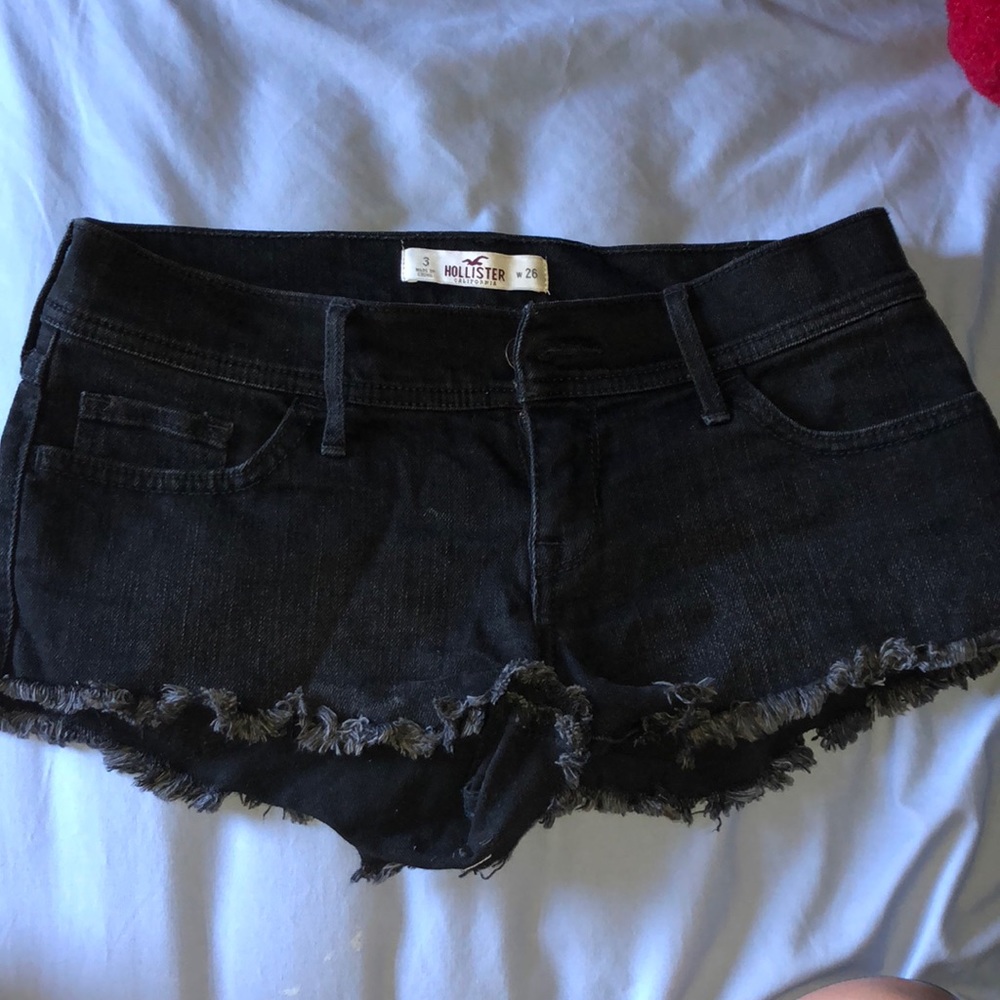 Black Hollister shorts